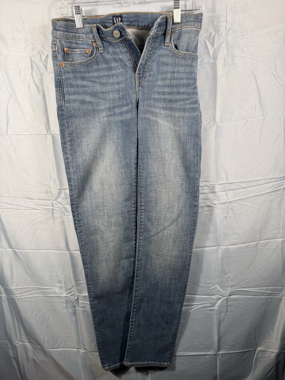 GAP Denim Women's Classic Straight Jeans 26 2R Medium Wash